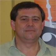 Profesor de Informática en Secundaria, experto en programación en diferentes lenguajes, y metido de lleno ahora en inteligencia artificial
